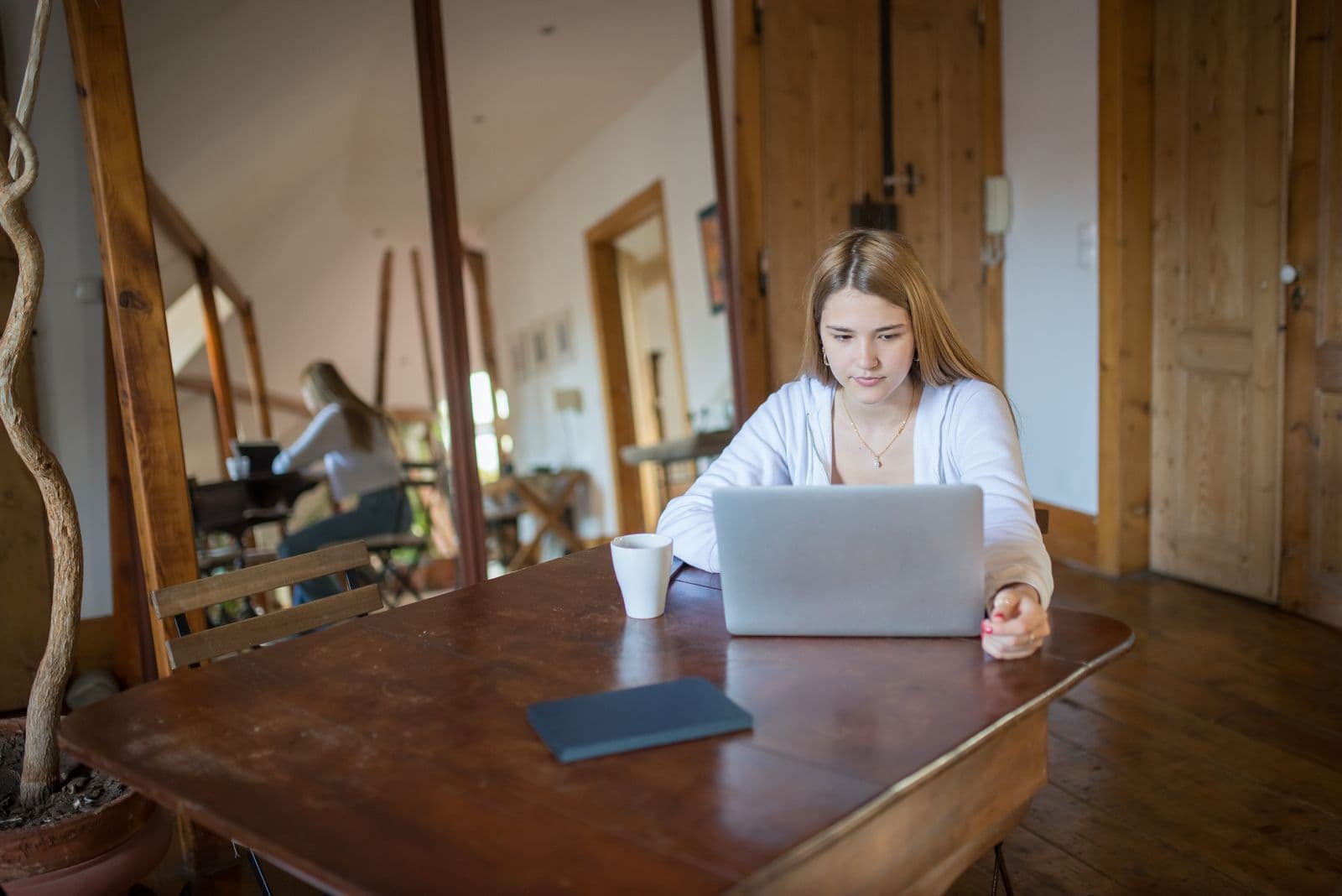 Remote vs. On-site Jobs: Which One Is Right for You?